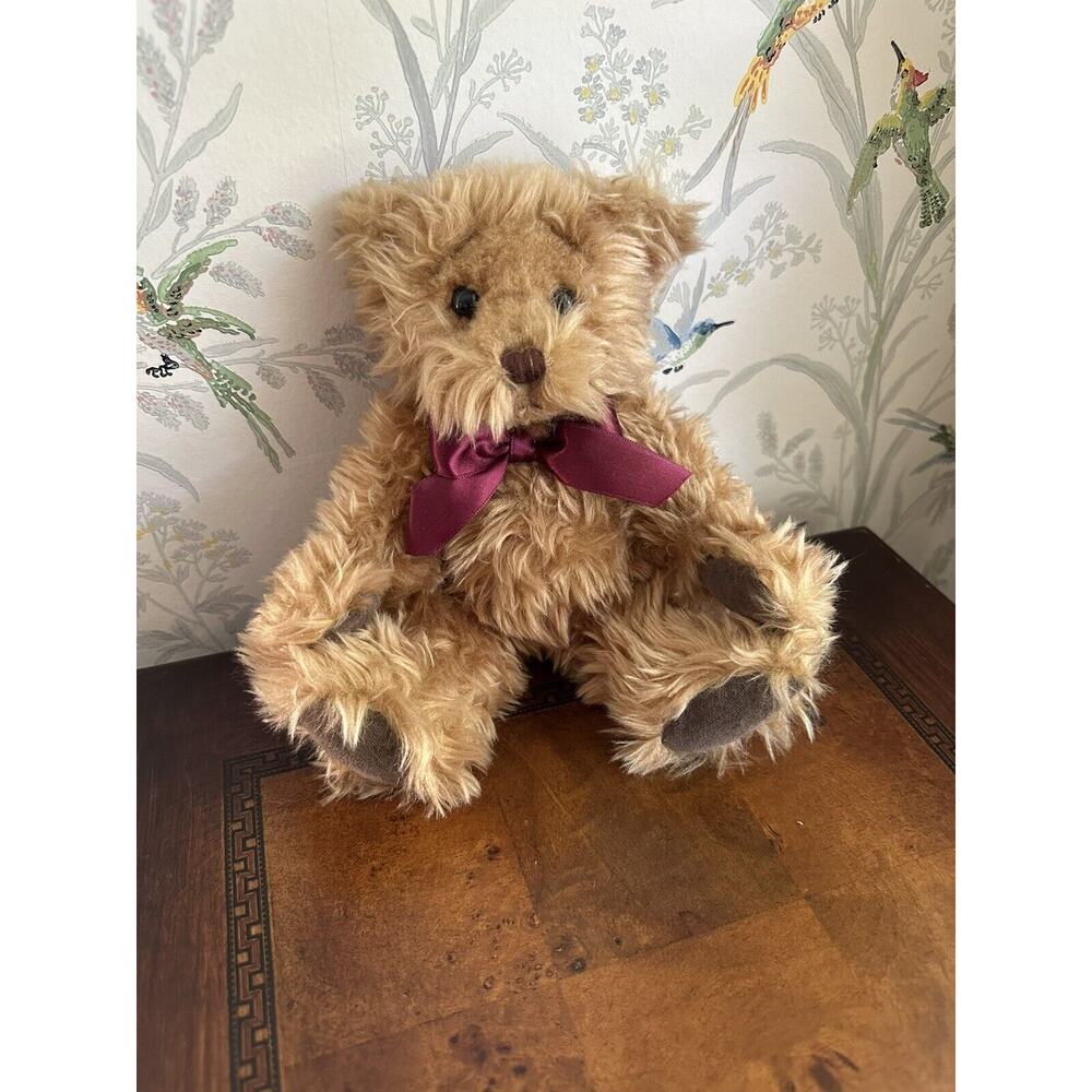 RUSS BERRIE VINTAGE GREGORY 3605 BEAR sitting 9” tan. CAROL-LYNN ROSSELL WAUGH